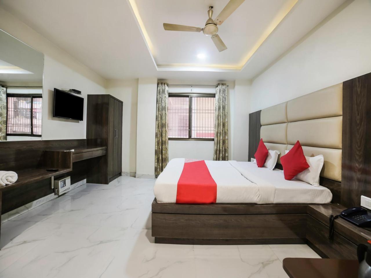 Oyo 10277 Hotel Delux Golden Ατζμέρ Εξωτερικό φωτογραφία